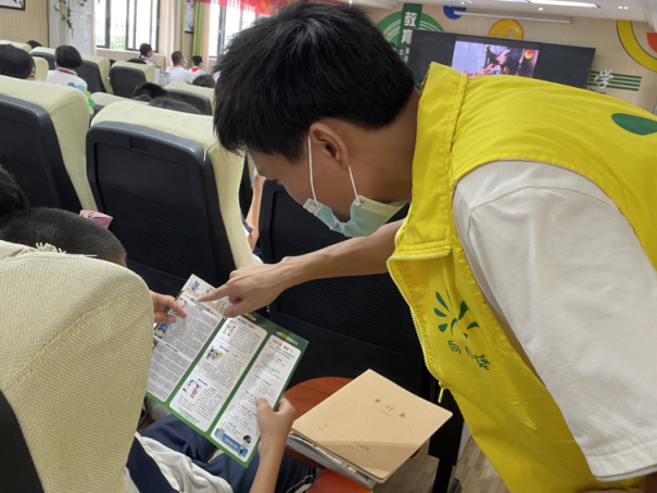 阜沙鎮(zhèn)禁毒信息〔2022〕第260期--【禁毒攻堅】“護航青春助成長”—阜沙羅松小學開展禁毒宣講活動