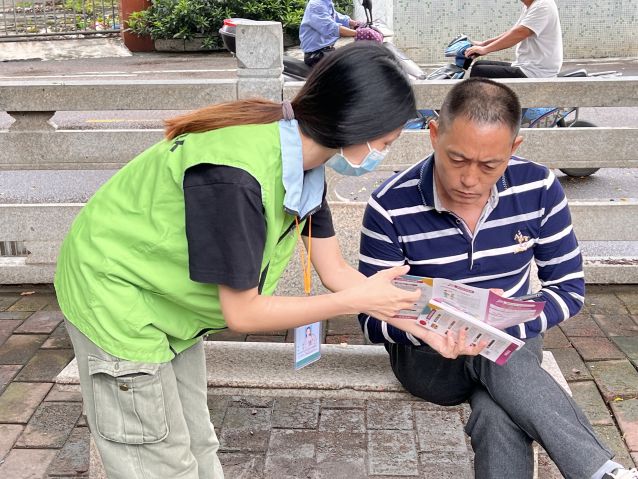 三鄉(xiāng)鎮(zhèn)開展“禁毒宣傳進(jìn)公園，人人參與共防毒”活動(dòng)圖片1.JPG