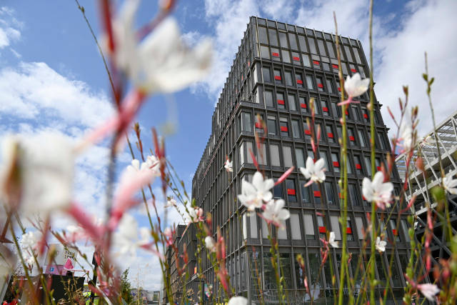 這是7月23日拍攝的巴黎奧運村內(nèi)中國體育代表團(tuán)成員居住的公寓。新華社圖